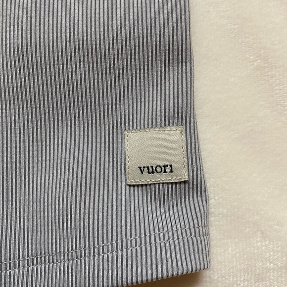 Vuori XS Lux Rib Avant Top in Grey - Picture 4 of 5